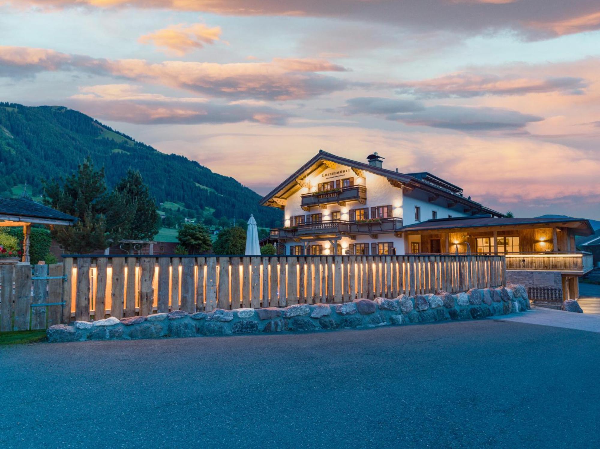 Grittlmuehle Chalet Ferienwohnungen บริกเซินอิมทาเล ภายนอก รูปภาพ
